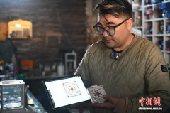 新生代肃北蒙古族银匠：坚守草原匠心，银韵飘香海外